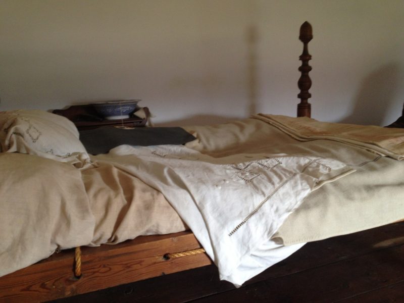 Vad ska jag göra med en gammal madrass med minneskum? 15 bästa sätten!