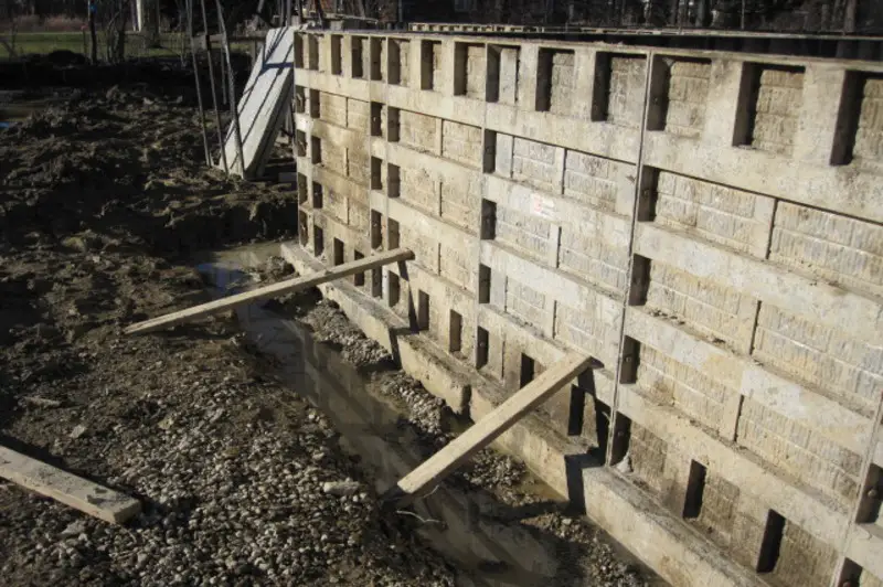 Hur man reparerar vattenskadad träfundament: 4 enkla steg