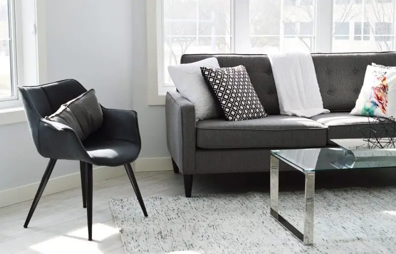 Vilken färg matta passar till grå soffa? Prova dessa 3