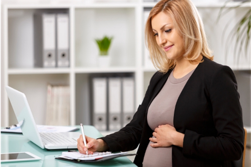 Enkla sätt att skicka e -post till HR om mammaledighet