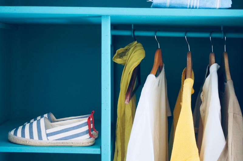 Hur man förhindrar mögel i garderoben: 4 bästa tips du kan prova!