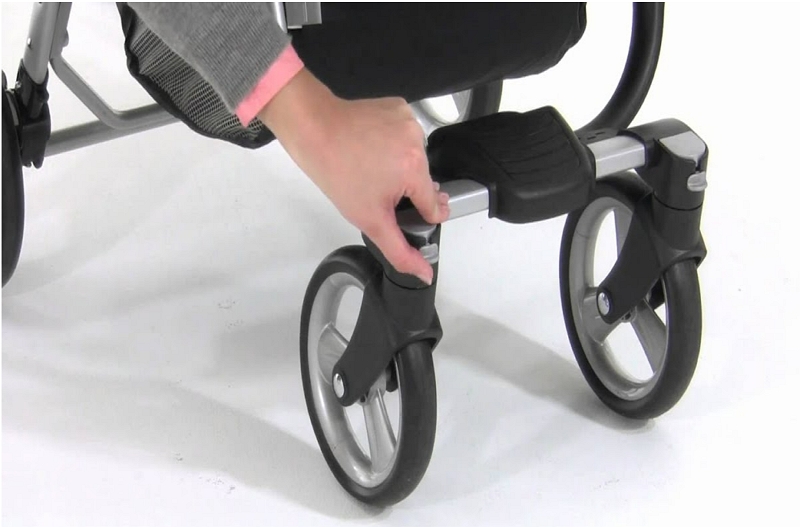 Hur man låser upp hjulen på en barnvagn