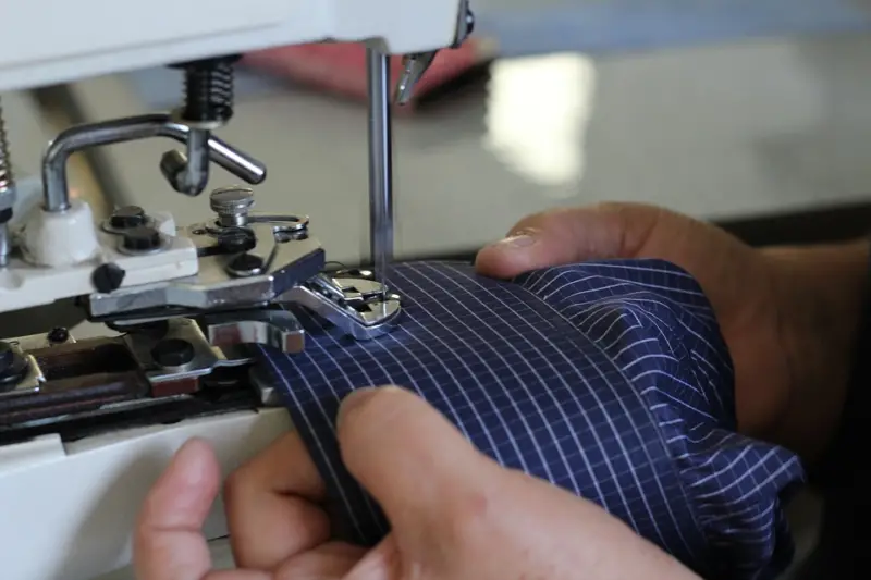 Hur man syr en dold söm med en symaskin