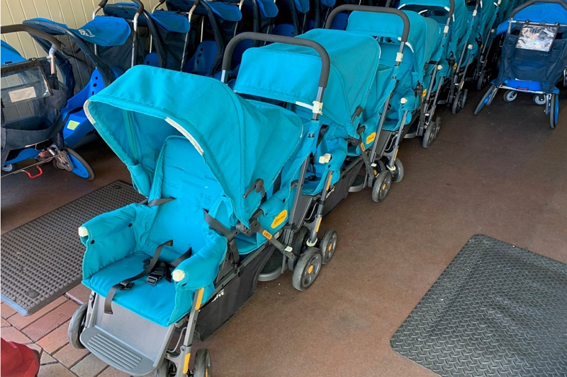 Hur mycket kostar det att hyra en barnvagn på Disneyland? 3 tips och idéer