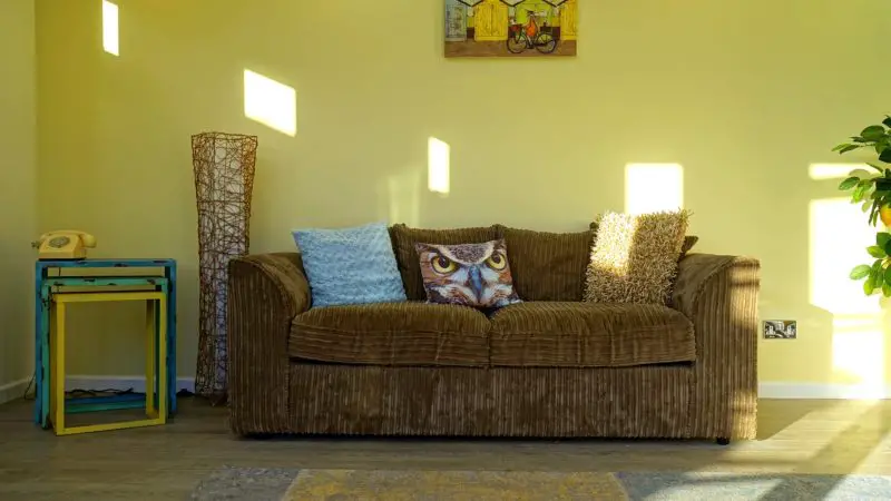 Vilka platser har mer soffa och älskstol eller sektion?