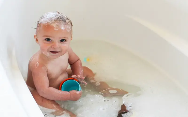 Hur man ger en baby ett svampbad