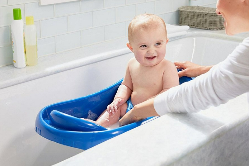 Hur man ger en nyfödd bebis ett bad