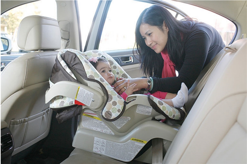 Hur man sätter bebis i Nuna Pipa Lite bilbarnstol