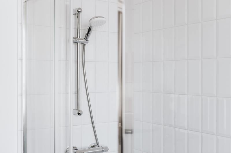 Hur man tar bort mögel från duschväggar: 4 fantastiska sätt