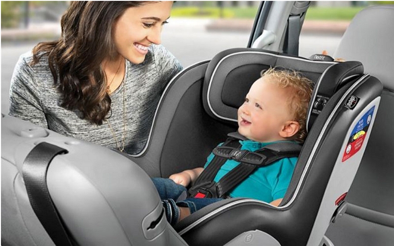 När kan en baby gå i en konvertibel bilbarnstol? En guide