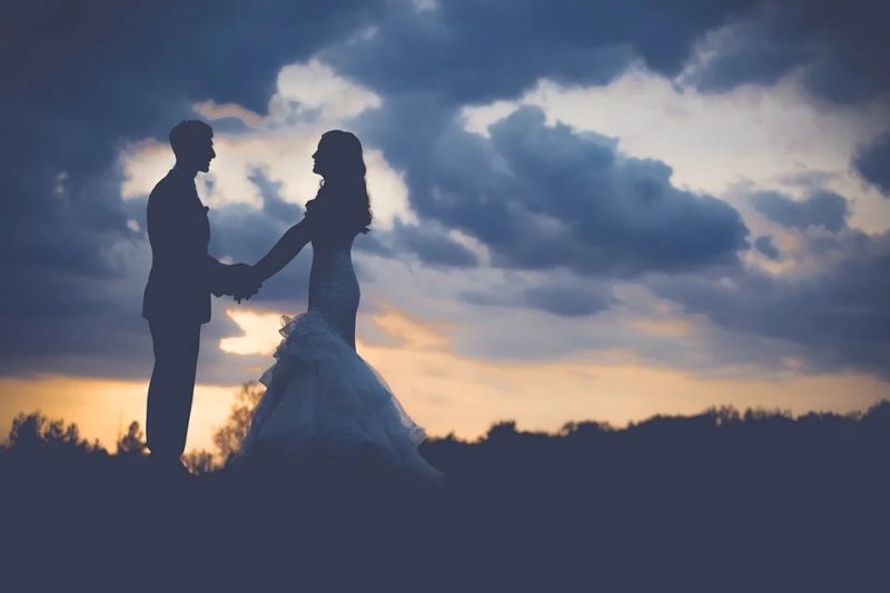 Vad är en andlig bröllopsceremoni? Är det lagligt?