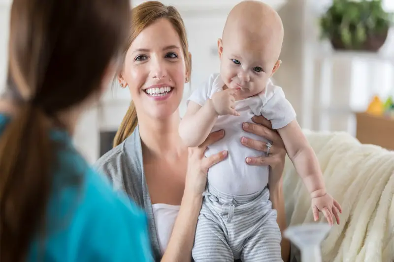 Vad gör förlossningssköterskor? En guide för alla nyblivna mammor