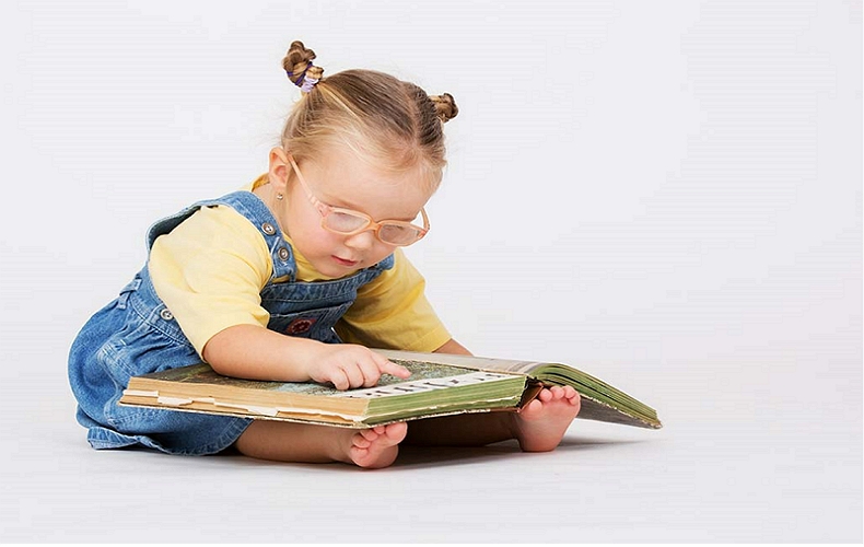 Vad ska man skriva i en bok för en bebis? Tips