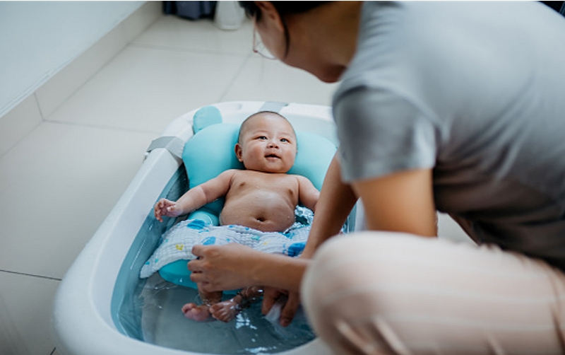 Vilken temperatur bör babybadvatten vara? Idéer